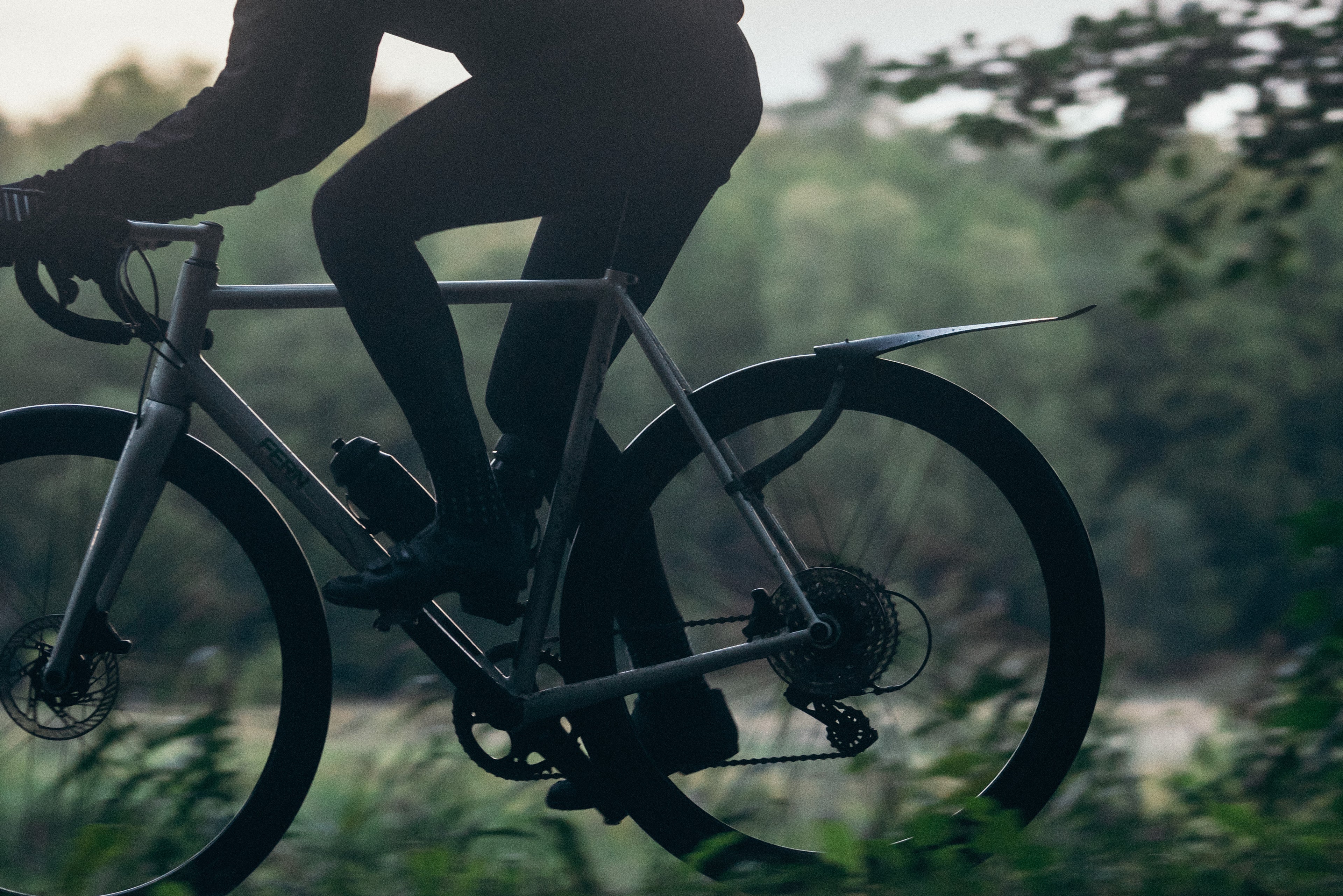 Win Wing Road Black Dot