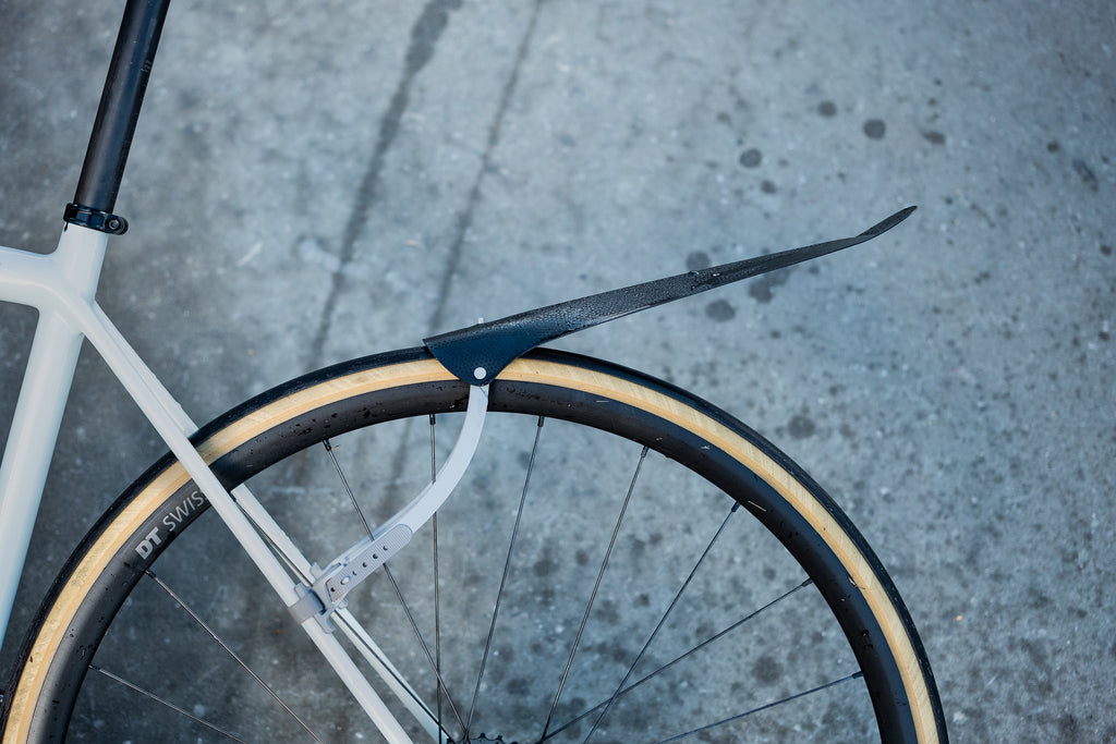 Win Wing Road Black Dot